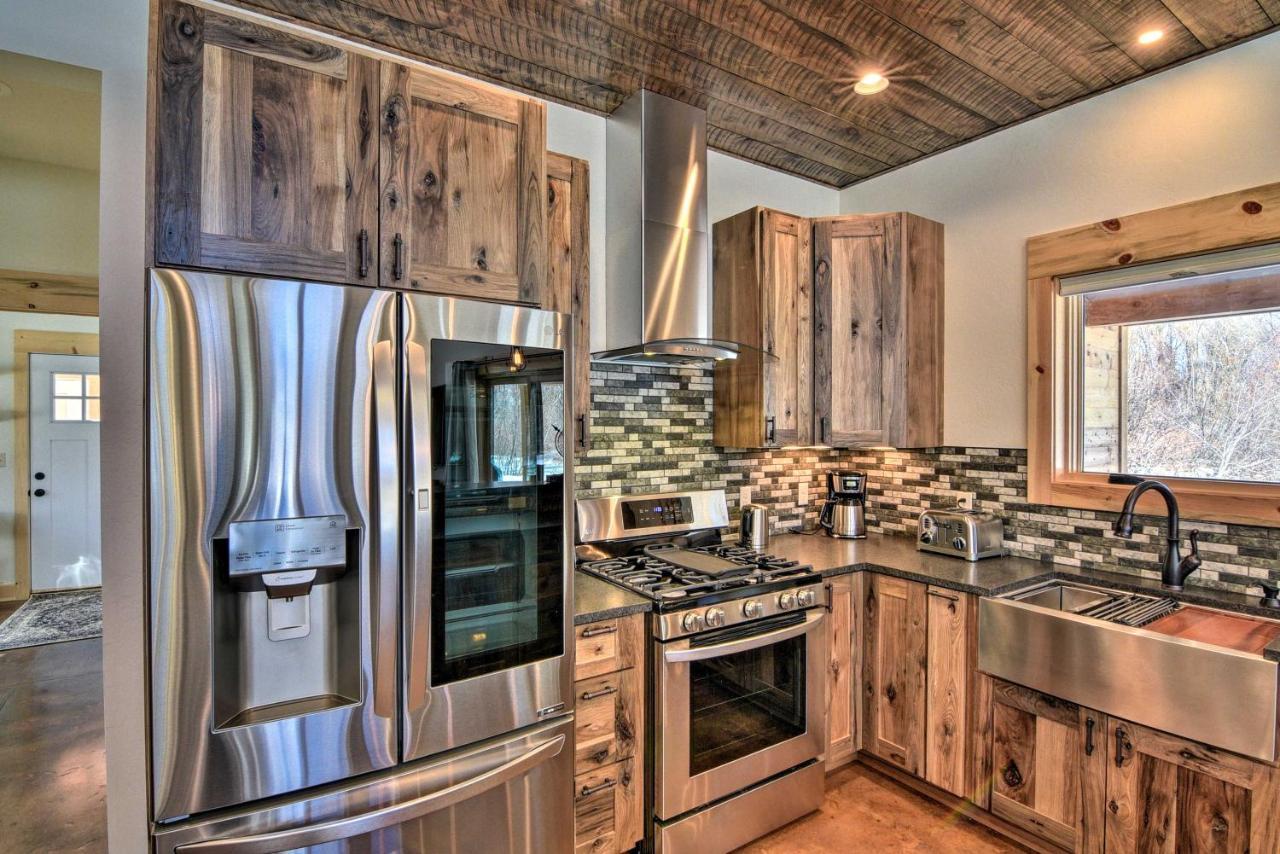 Riverfront Home With Bbq 2 Mi To Downtown Gunnison! Bagian luar foto